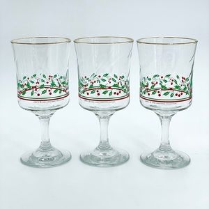 Vintage 1985 Arbys Christmas Holly Berry Glasses Wine Goblets Gold Rim Libbey